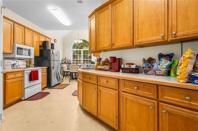 825 Lincoln Square, Locust Grove, GA 30248