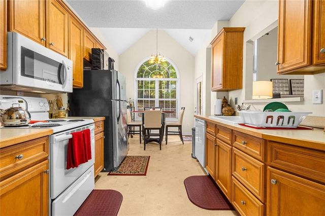 825 Lincoln Square, Locust Grove, GA 30248
