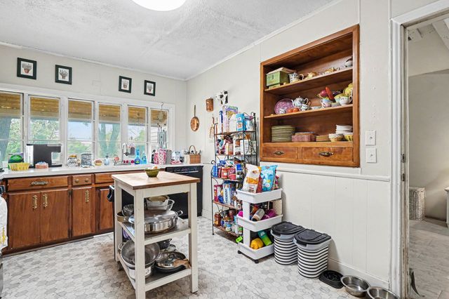 1617 Yale Street, River Oaks, TX 76114