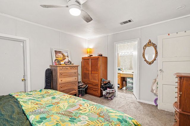 1617 Yale Street, River Oaks, TX 76114