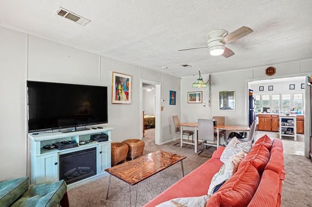 1617 Yale Street, River Oaks, TX 76114