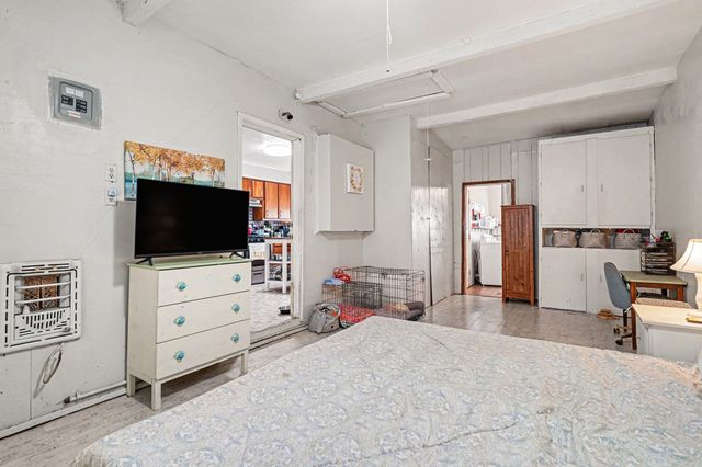 1617 Yale Street, River Oaks, TX 76114