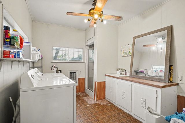 1617 Yale Street, River Oaks, TX 76114