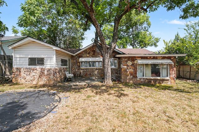 1617 Yale Street, River Oaks, TX 76114