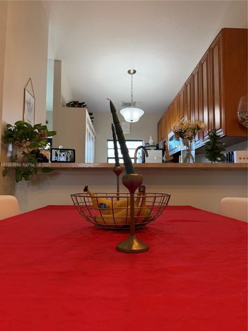 1194 SW 135th Pl, Miami, FL 33184