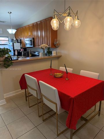 1194 SW 135th Pl, Miami, FL 33184