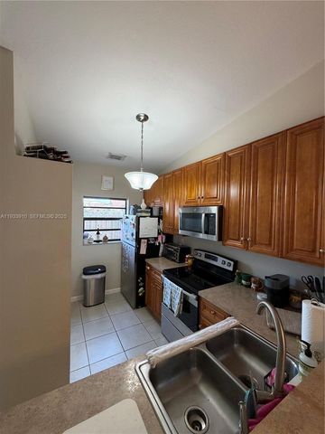 1194 SW 135th Pl, Miami, FL 33184