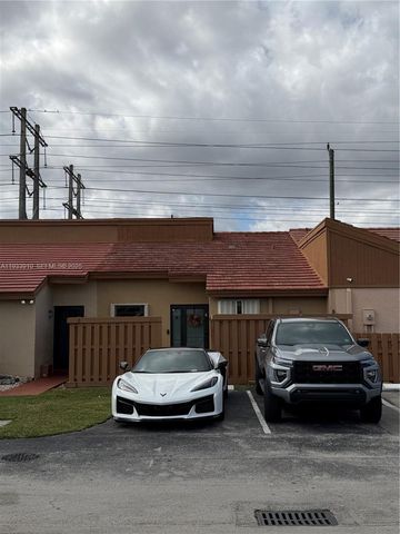 1194 SW 135th Pl, Miami, FL 33184