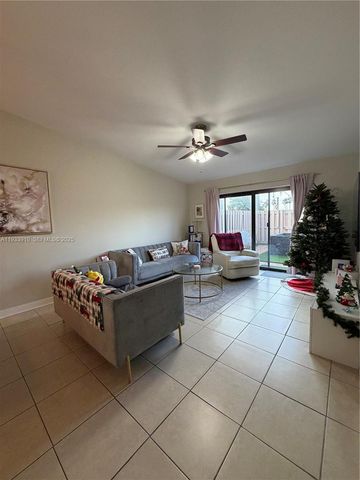 1194 SW 135th Pl, Miami, FL 33184