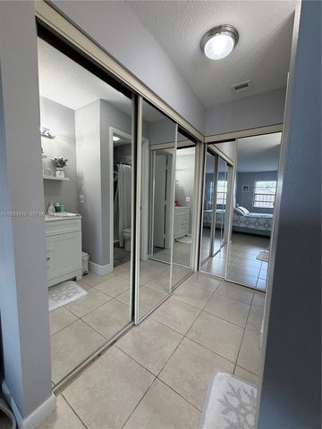 1194 SW 135th Pl, Miami, FL 33184