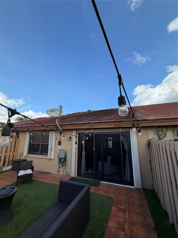 1194 SW 135th Pl, Miami, FL 33184