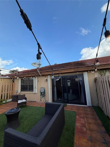 1194 SW 135th Pl, Miami, FL 33184