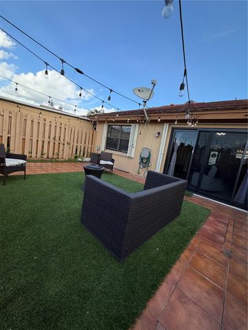 1194 SW 135th Pl, Miami, FL 33184