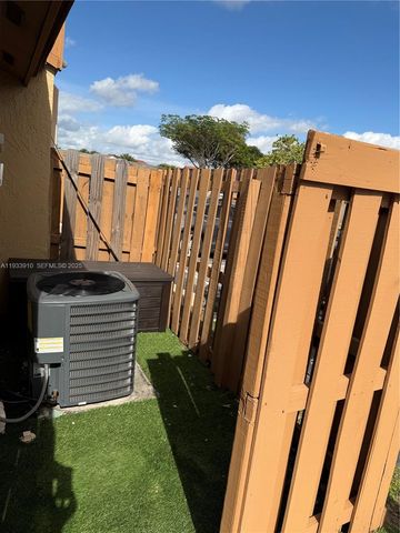 1194 SW 135th Pl, Miami, FL 33184