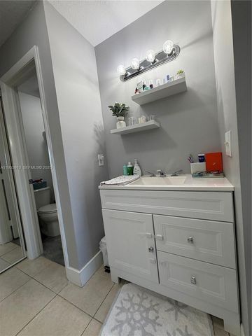 1194 SW 135th Pl, Miami, FL 33184