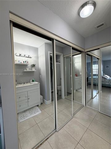 1194 SW 135th Pl, Miami, FL 33184