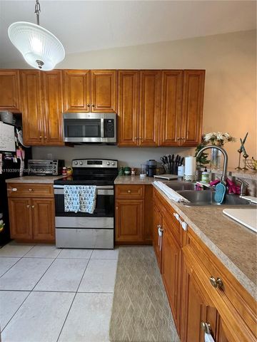 1194 SW 135th Pl, Miami, FL 33184