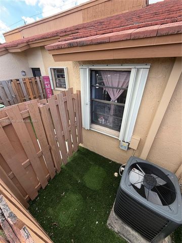 1194 SW 135th Pl, Miami, FL 33184