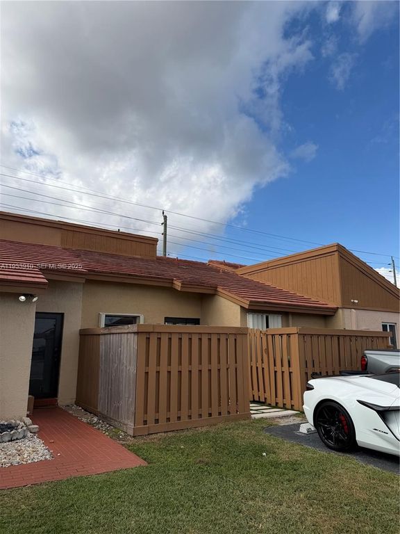 1194 SW 135th Pl, Miami, FL 33184