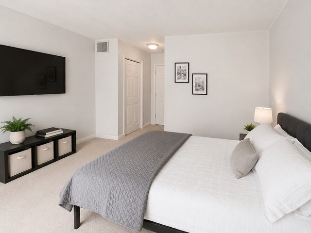 1304-1312 Commonwealth Ave 6, Boston, MA 02134