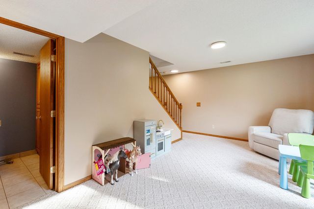 1389 Camelback Drive, Eagan, MN 55123