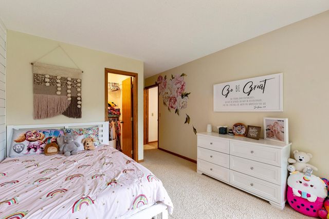 1389 Camelback Drive, Eagan, MN 55123