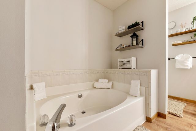 1389 Camelback Drive, Eagan, MN 55123