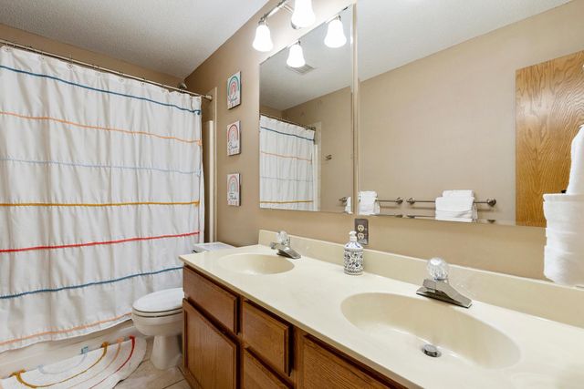 1389 Camelback Drive, Eagan, MN 55123