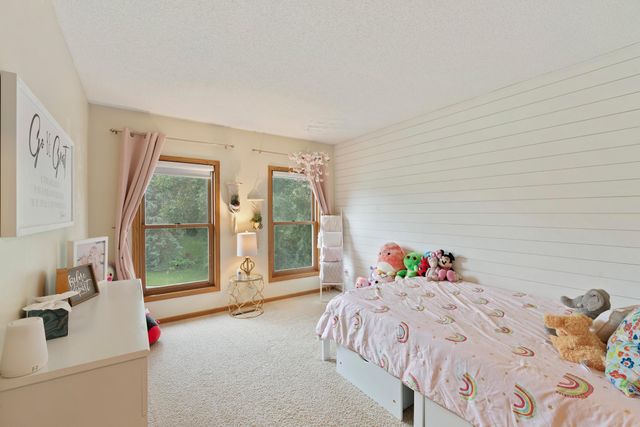 1389 Camelback Drive, Eagan, MN 55123