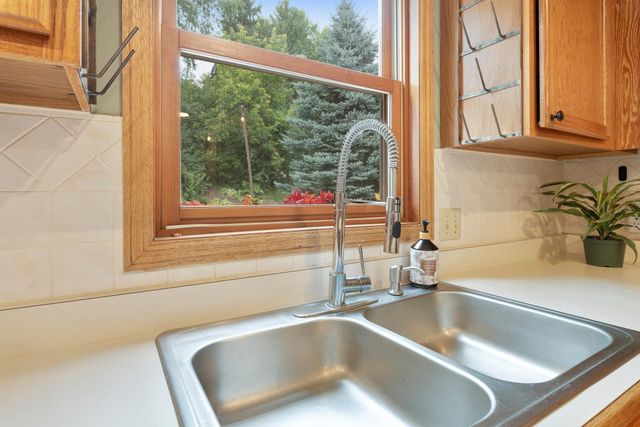 1389 Camelback Drive, Eagan, MN 55123