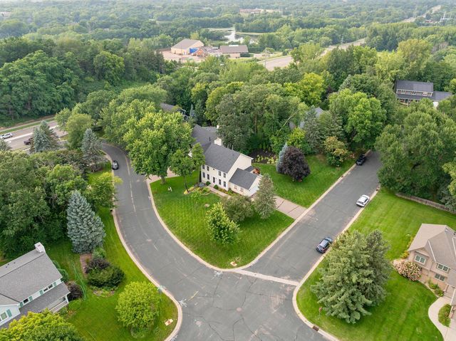 1389 Camelback Drive, Eagan, MN 55123