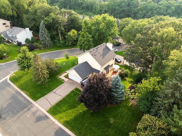 1389 Camelback Drive, Eagan, MN 55123