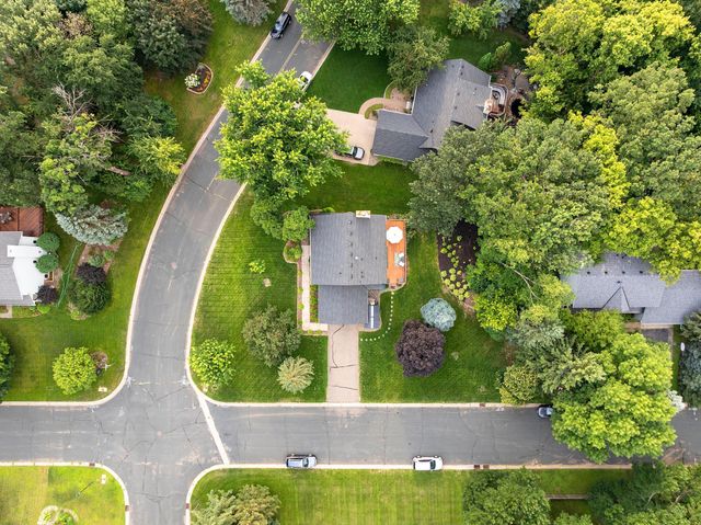 1389 Camelback Drive, Eagan, MN 55123