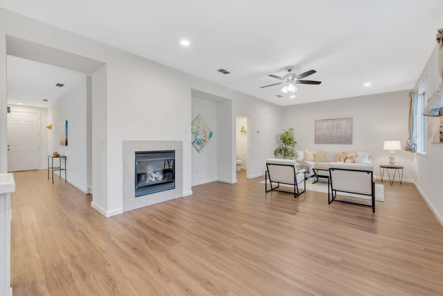 827 Sagewood Lane, Tracy, CA 95377