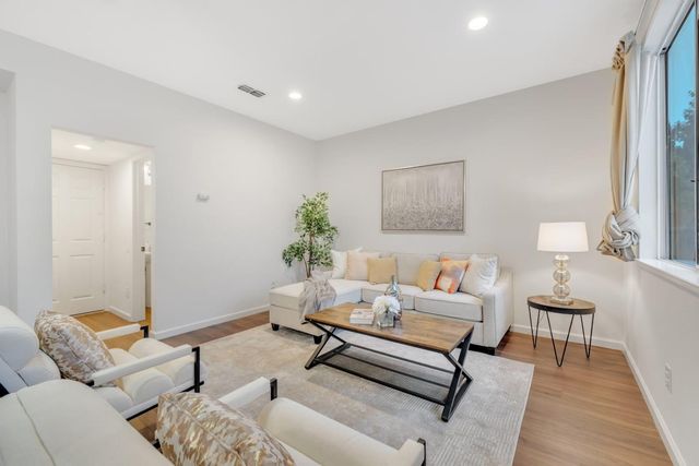 827 Sagewood Lane, Tracy, CA 95377