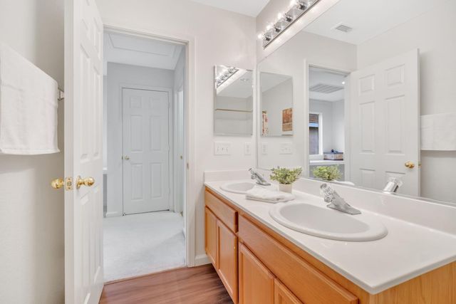 827 Sagewood Lane, Tracy, CA 95377