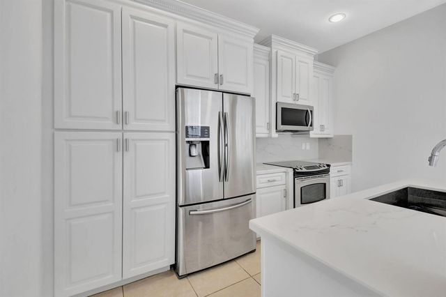 838 NW 83rd Lane, Boca Raton, FL 33487