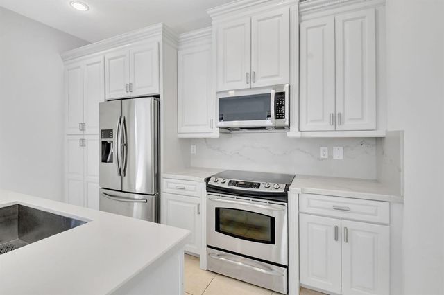 838 NW 83rd Lane, Boca Raton, FL 33487