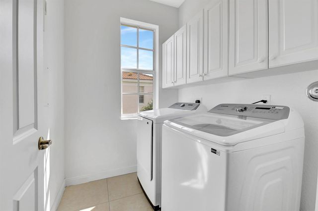838 NW 83rd Lane, Boca Raton, FL 33487