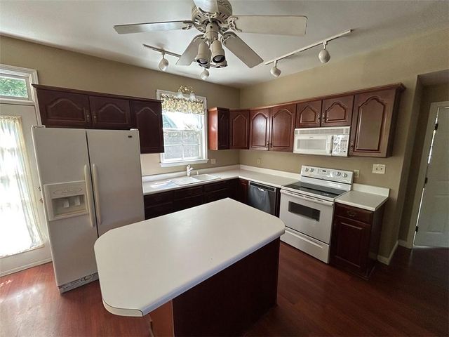26 The Trail SE, Lindale, GA 30147