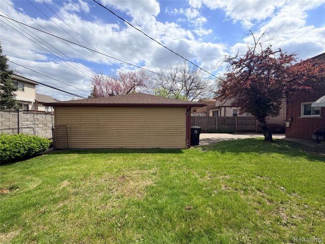 24660 Manistee Street, Oak Park, MI 48237