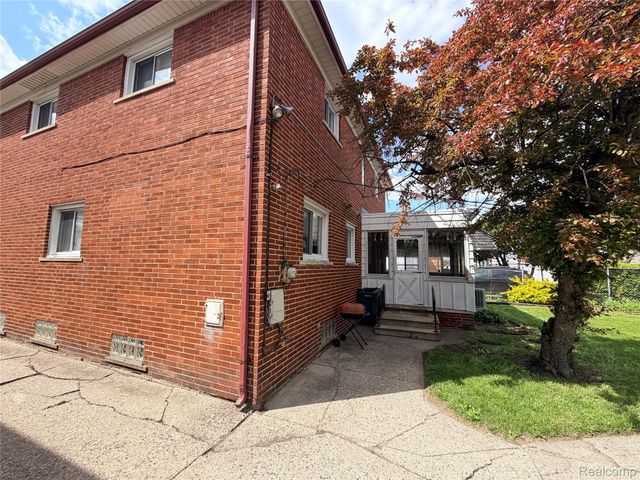 24660 Manistee Street, Oak Park, MI 48237