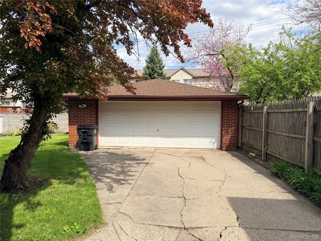 24660 Manistee Street, Oak Park, MI 48237