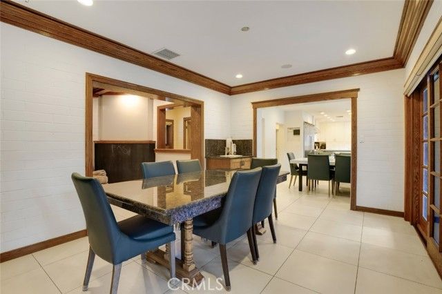 2205 N Catalina Street, Los Angeles, CA 90027