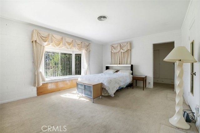 2205 N Catalina Street, Los Angeles, CA 90027