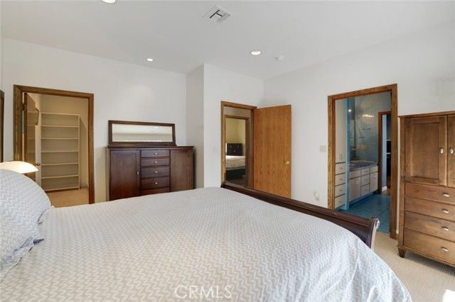 2205 N Catalina Street, Los Angeles, CA 90027