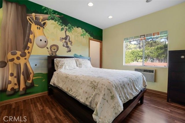 2205 N Catalina Street, Los Angeles, CA 90027