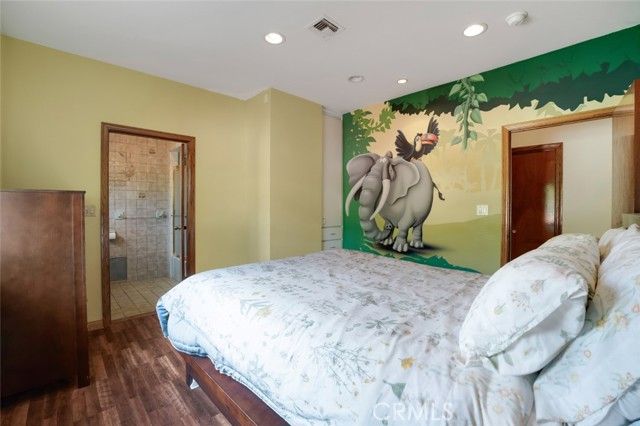 2205 N Catalina Street, Los Angeles, CA 90027