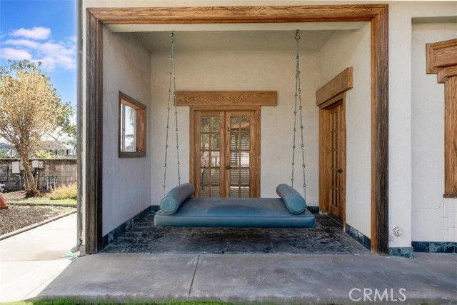 2205 N Catalina Street, Los Angeles, CA 90027