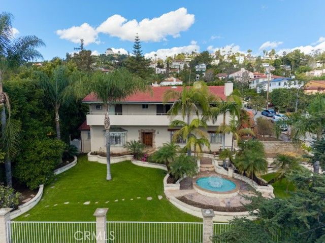 2205 N Catalina Street, Los Angeles, CA 90027